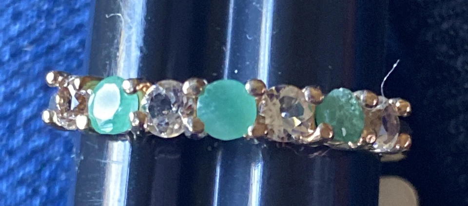 Anillo Victoria Townsend plata esterlina topacio blanco esmeralda banda Foto 2 de 4