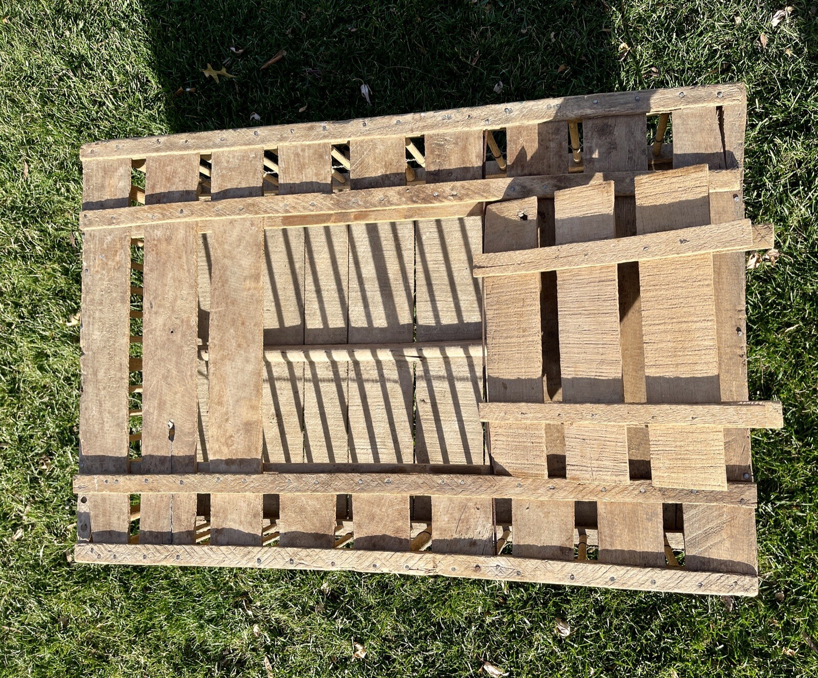 Vintage Farmhouse Style Wood Slat Coffee Table Chicken Coop Coffee