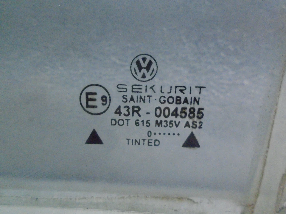 Volkswagen Beetle 1998-2010 ventana delantera izquierda lado del conductor vidrio OEM DK90930 Foto 2 de 3