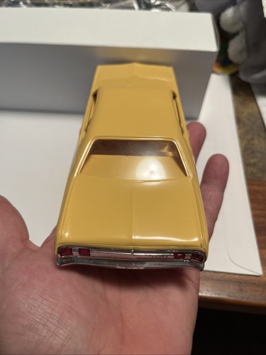 1975 Dodge Dart Sport Plastic Promo Model 1/25 Scale Yellow Blaze With Box - Picture 10 of 15