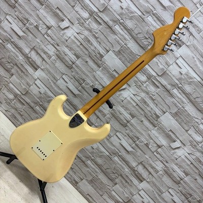 Electric Guitar Fender CST-50 Stratocaster White 1984-1987 Made in