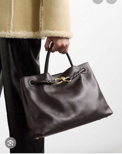 Authentic Bottega Veneta Medium Andiamo Leather Top Handle Bag