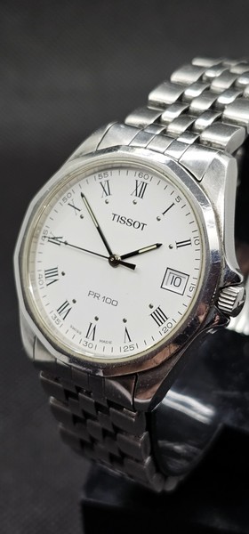 Tissot PR 100 Quarz Uhr weißes Zifferblatt römisches Datum Edelstahl P462