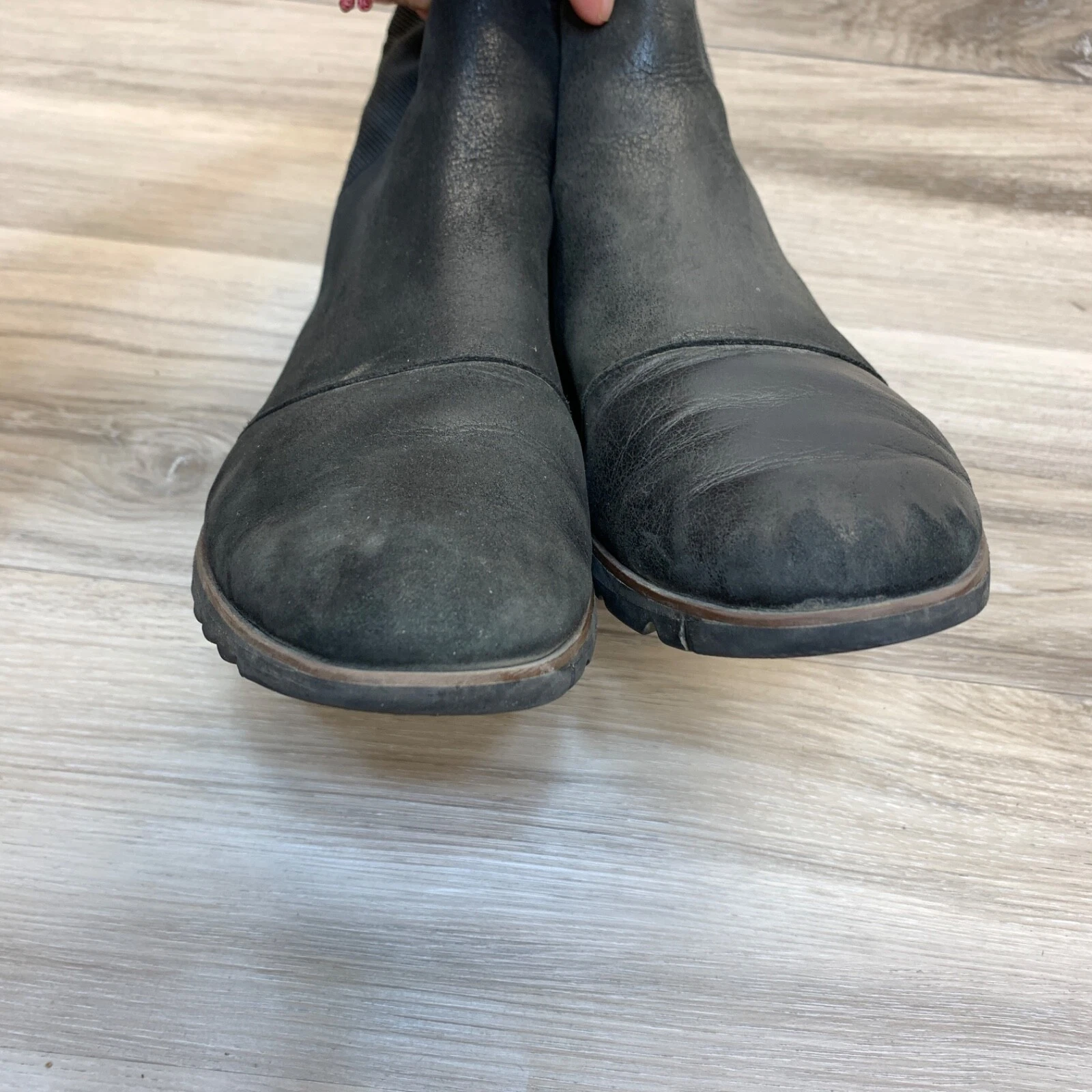sorel harlow chelsea ankle leather boots