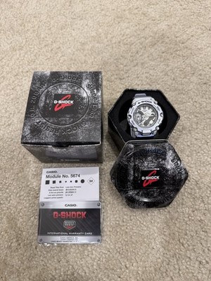 Casio G-Shock GA-2200 Retrofuture Metallic Silver Resin Band Watch W/ Box Papers