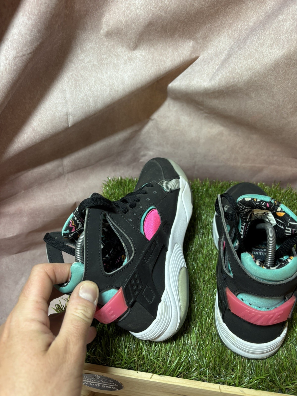 Nike Air Huarache Flight South Beach trainers, size 4 UK 705005-003 RARE image 3