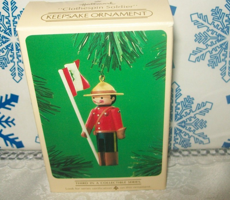 HALLMARK CLOTHESPIN SOLDIER #3 SERIES 1984 CHRISTMAS ORNAMENTS CANADIAN MOUNTIE