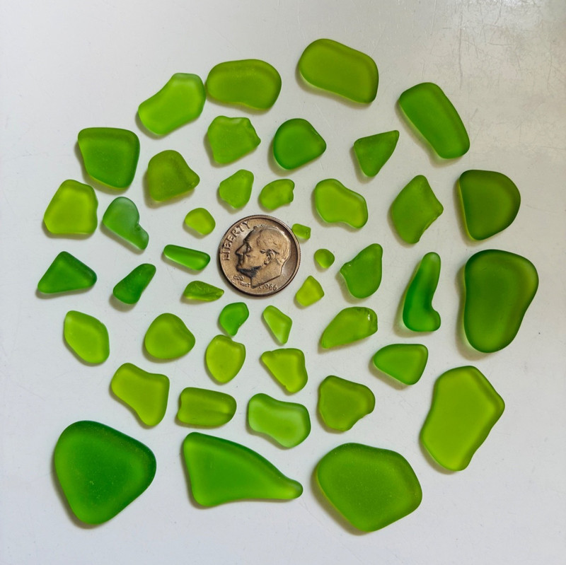 Lot of 43 LIME GREEN Genuine Sea Beach Glass MACHINE TUMBLED Very Soft