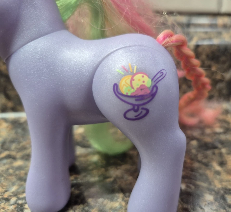 My Little Pony Rainbow Swirl G3 Helado Cutie Mark Posable Piernas Traseras 2006 Foto 2 de 4
