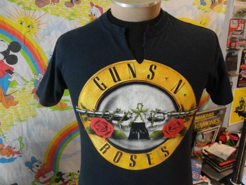 Vintage Y2K GUNS n ROSES Coma 2004 Concert Tour T Shirt Size 2000s vintage concert t-shirt, vintage, single stitch, B+ condition