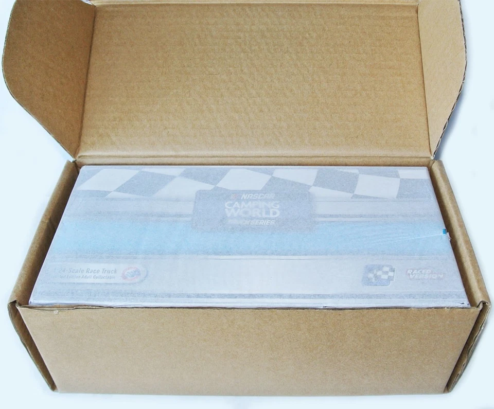 Darlington Race Win #2 Nascar Pickup Truck - LiftKids4Less - Sheldon Creed 1:24 - Bild 4 von 4