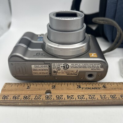【単3電池で動く】Panasonic LUMIX DMC-LZ5 シルバー 単3電池で動く】Panasonic LUMIX DMC-LZ5 シルバー カメラ