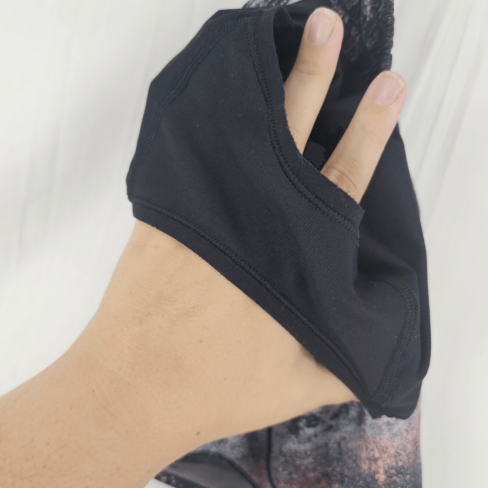 LULULEMON MULTICOLOR ABSTRACT PRINT MID-RISE RUNN… - image 5