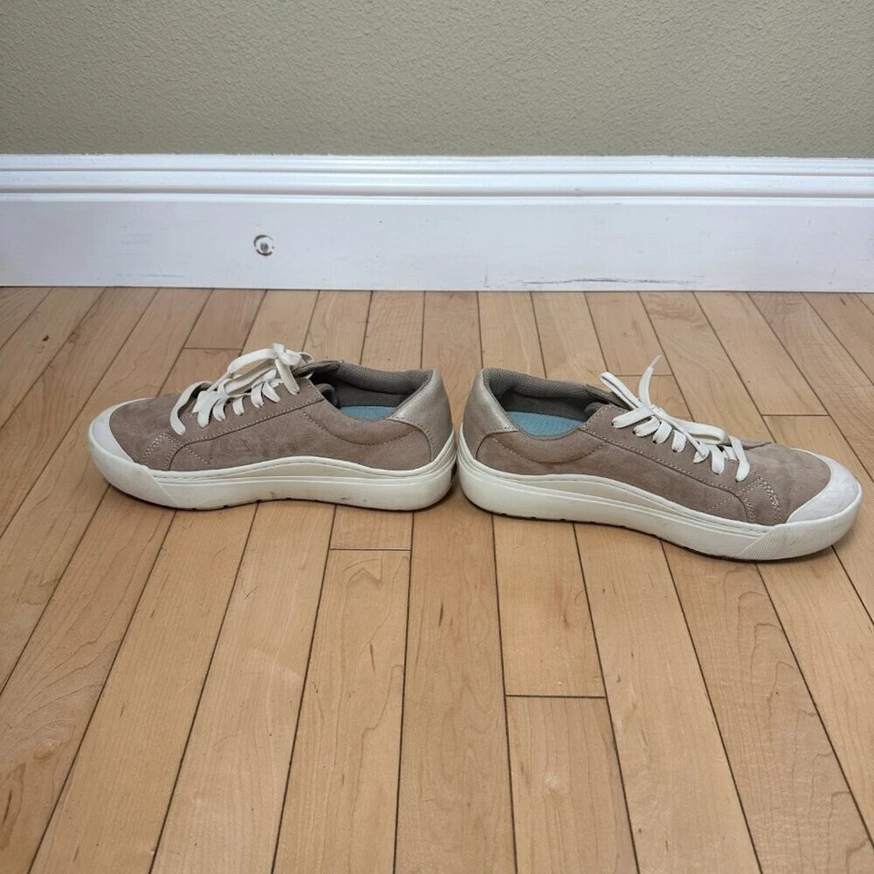 Zapatilla deportiva Dr. Scholl’s Time Off para mujer | Zapato de tenis de gamuza talla 8,5 Foto 3 de 4