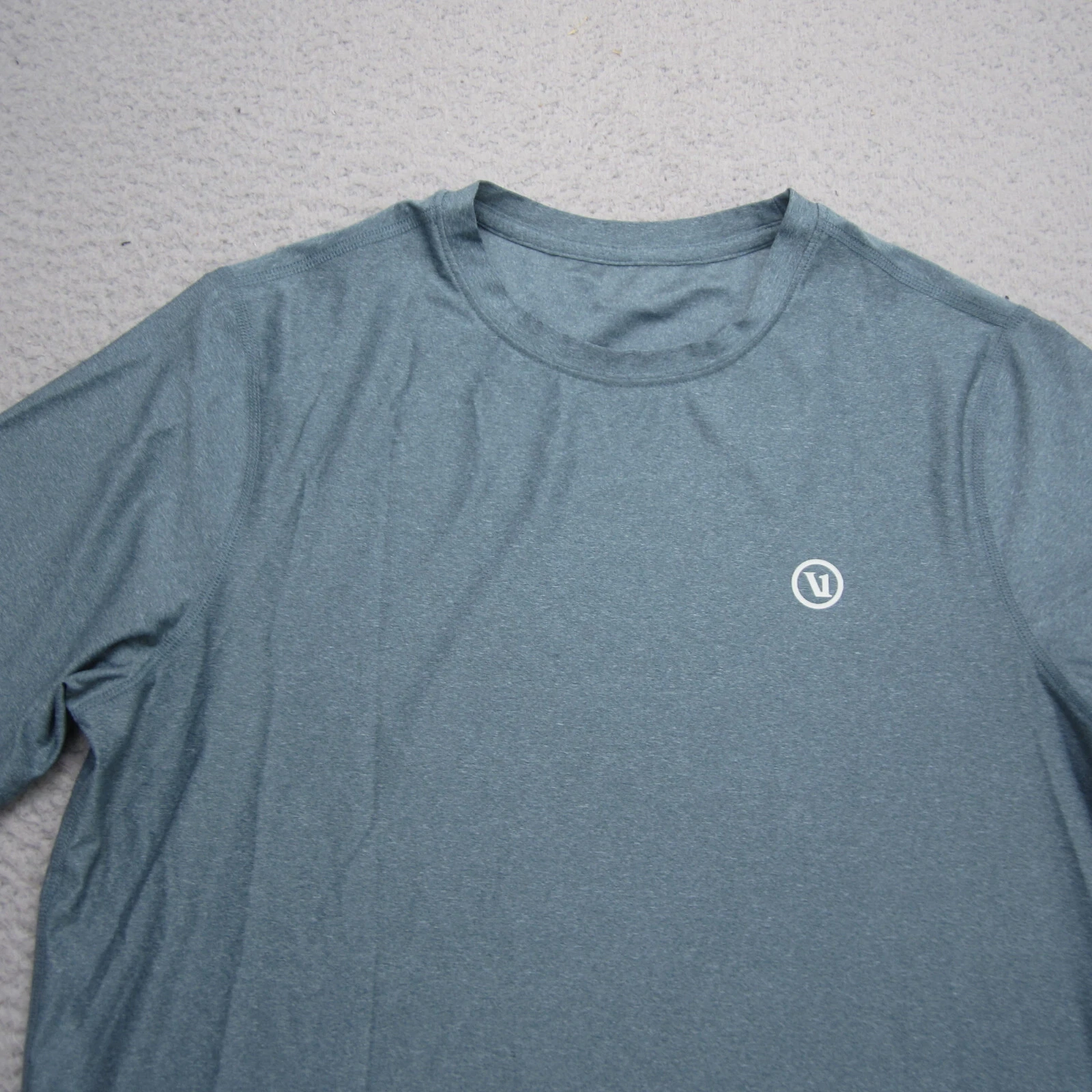vuori performance uluwatu water tee running training gym shirt
