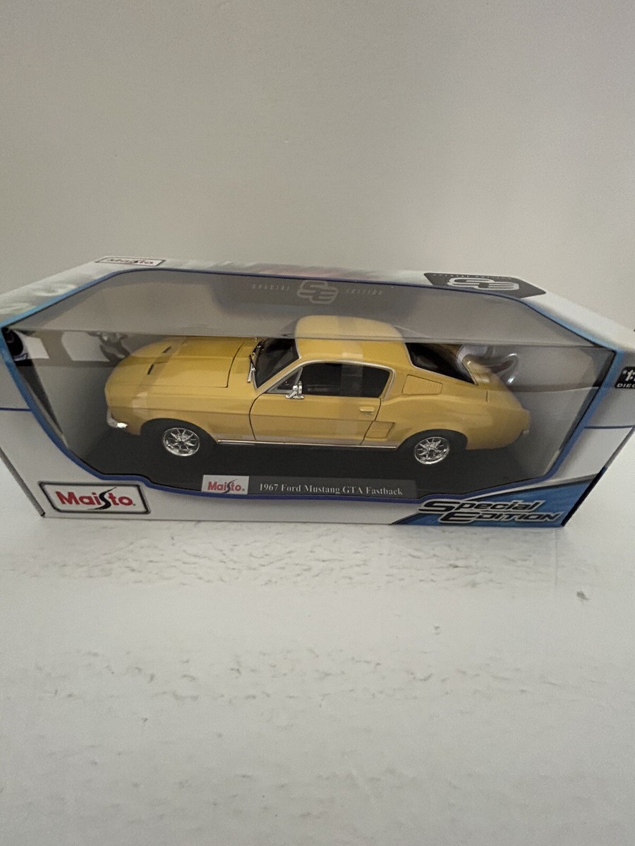 Maisto 1967 Ford Mustang GTA Fastback 1:18 Diecast Metal Yellow