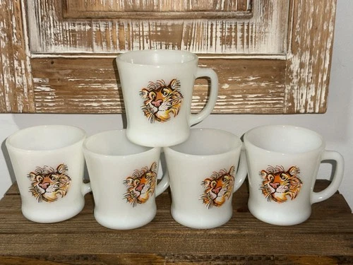 Vintage FIRE KING Anchor Hocking Esso Exxon Tiger 8 oz Milk Glass Coffee Mugs 5*