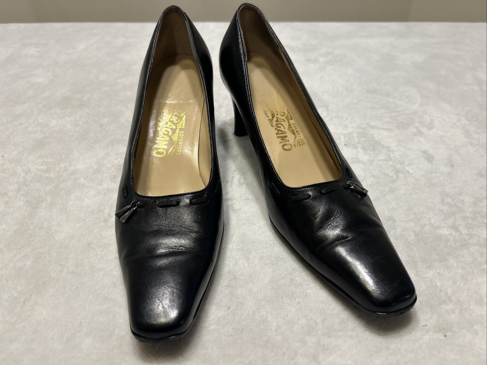 Salvatore Ferragamo Women’s Shoes Size 8 AA Heels Black Pumps Leather Italy 90s