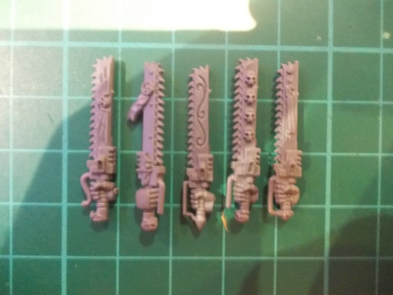 Warhammer 40K - 5 Space Marine Vanguard Veteran chain swords - 40k bits OOP