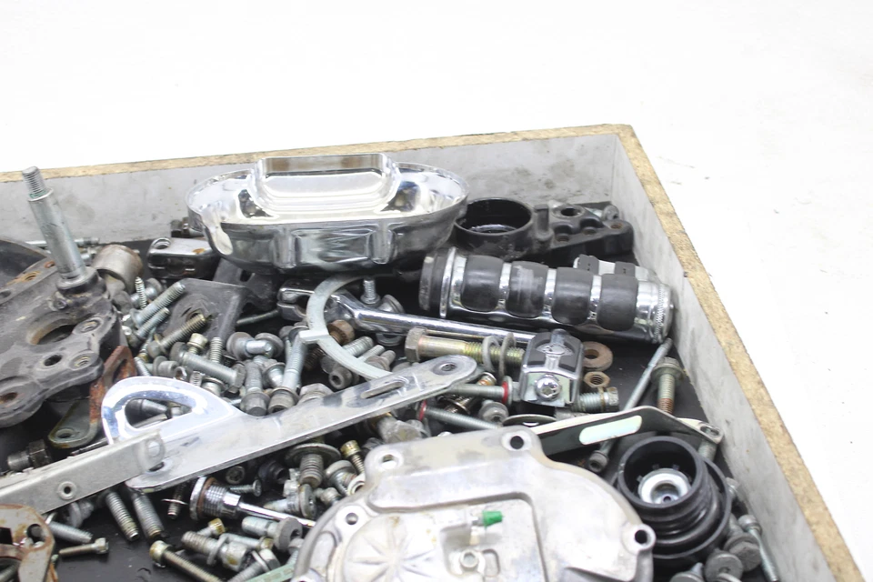 09-13 Harley Davidson Street Glide Flhx Diversos Parafusos Hardware Parafusos Suportes - Imagem 3 de 4