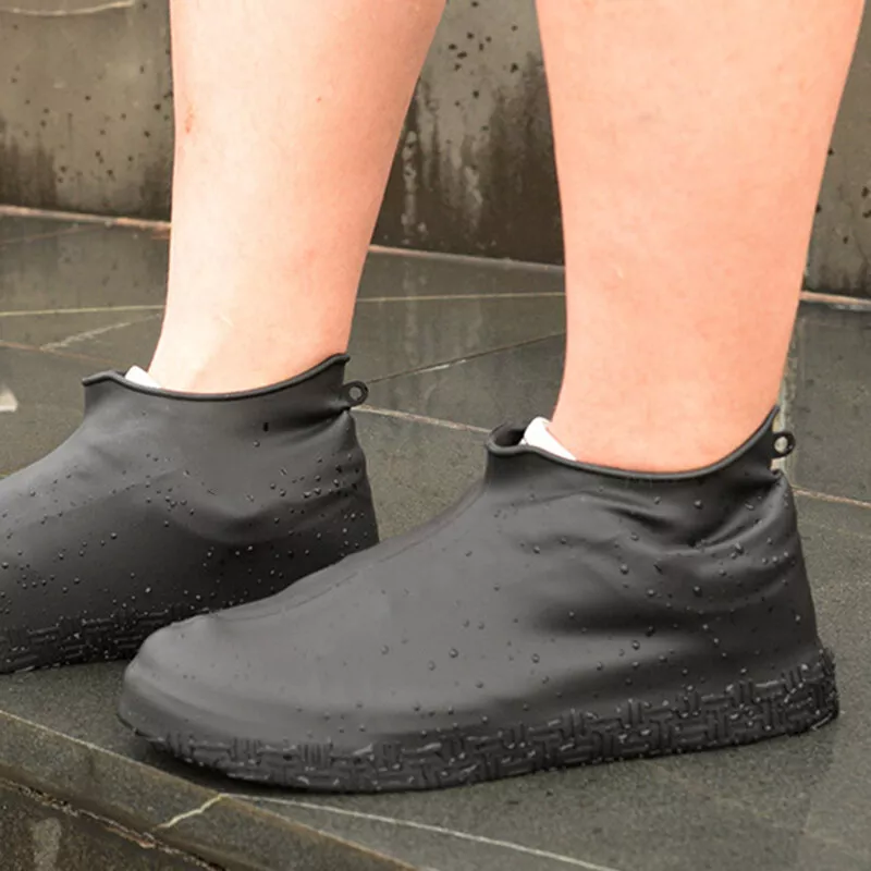 Surchaussures pluie randonnée sale