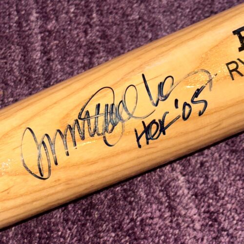 RYNE SANDBERG (Chicago Cubs) Signed Engraved BAT Beckett Auth (BAS) w HOF Inscr