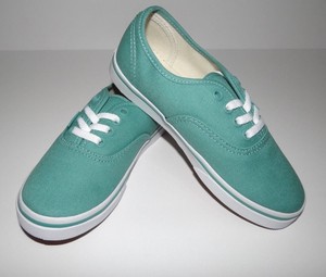 vans authentic lo pro uk