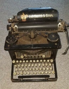 Antique LC Smith & Bros Model #8 Typewriter *FREE SHIPPING*