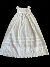 ANTIQUE LACE- CIRCA 1900, AYRSHIRE CHRISTENING GOWN