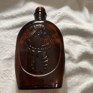 Vintage 1976 Log Cabin Syrup Bicentennial 1776 Amber Glass Bottle Cornucopia 