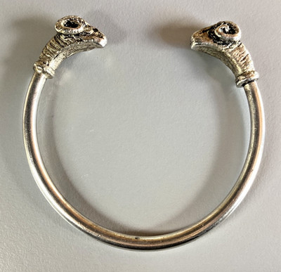 ARMBAND JONC RIDDERKÖPFE MASSIV SILBER