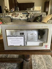 Motor City Classics Airstream Trailer Diecast 1:18th Scale 2002 1:18th Scale