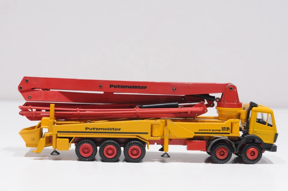 BOMBA DE HORMIGÓN CONRAD MERCEDES M36 PUTZMEISTER ESCALA 1:50 DIECAST Foto 4 de 4