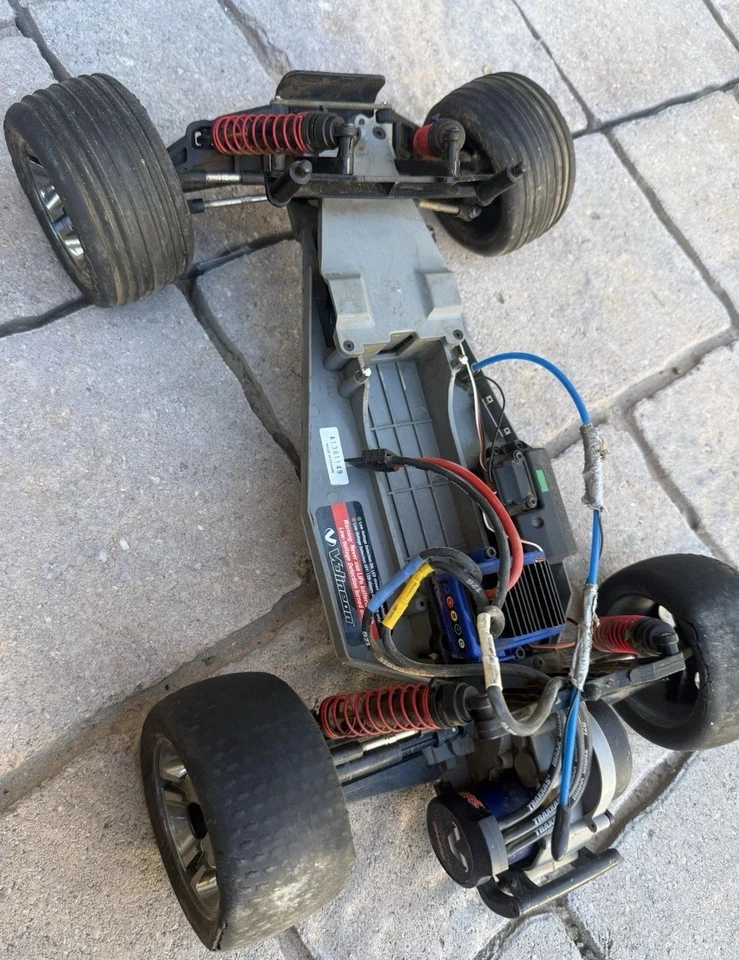 Traxxas Rustler Truck VXL  Brushless Motor UNTESTED For Parts Or Repair - Image 3 of 4