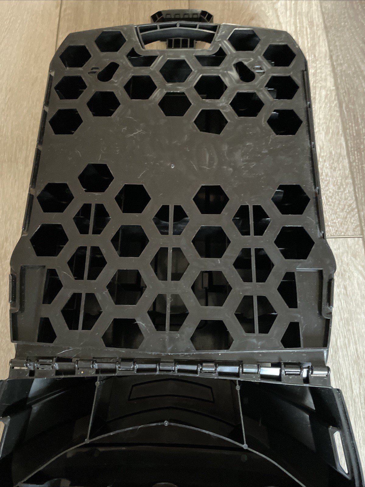 TARA TOYS HOT WHEELS 100 CAR ROLLING CARRYING STORAGE CASE WITH 35 VEHICLES