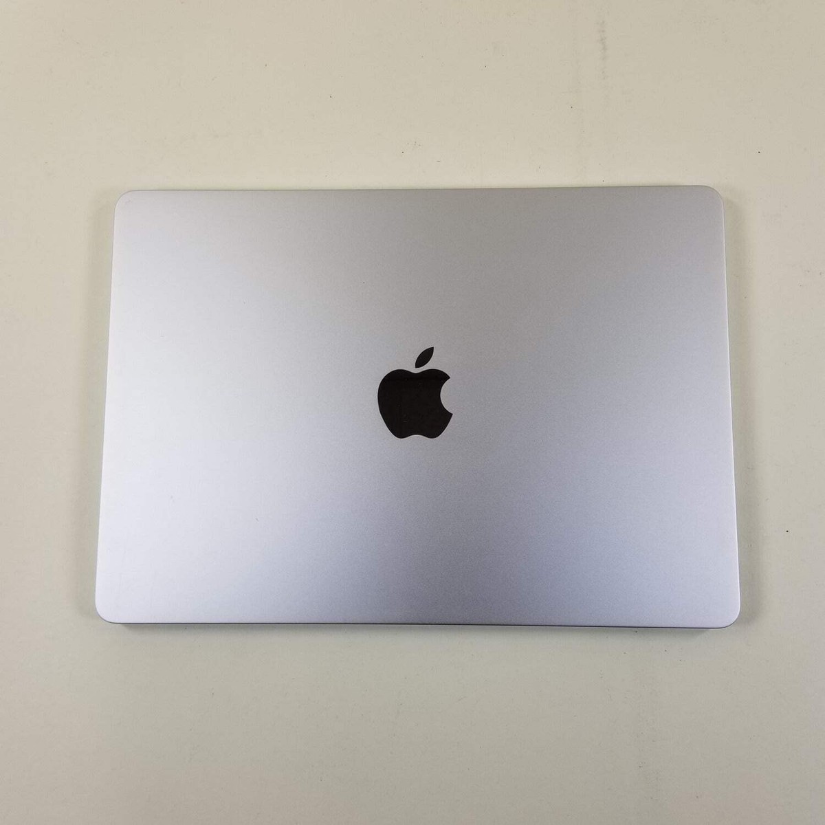超美品　MacBook Air 2022_M2/8GB/256GB a2681 Amazon.com: Apple 2022 MacBook Air with M2 chip, 8 core CPU