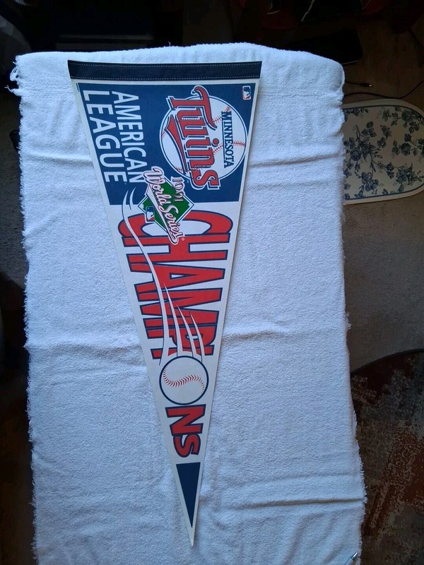 1991 MN TWINS American League Champs PENNANT  Bright Colors Immaculate Wincraft!