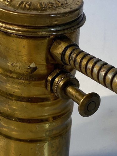 Vintage Brass Eagle No. 66 Finger Pump Oil Can with Flexible Spout - Picture 5 of 12