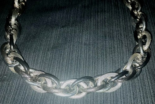 New Dark Silver Tone Thick Chain Linked Heavy Necklace & 2 Clip On Earrings - Picture 5 of 6