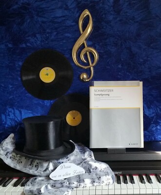 Schweitzer, ''Sumpfgesang'', für Flöte, Baritonsaxophon und Streichtrio