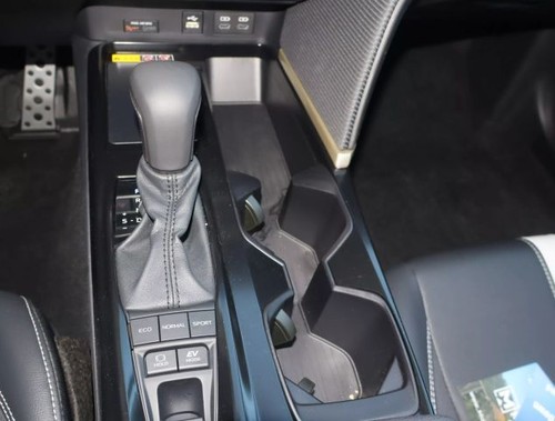 2025 Toyota Camry SE Sedan 4D - Picture 16 of 21