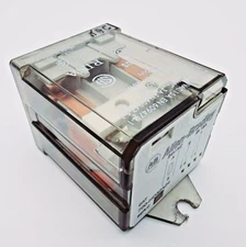Allen-Bradley Control Relay Flange Mount 15A 24 Volt AC 700-HD32A24