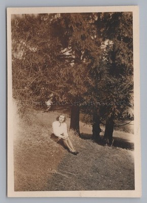 Bad Godesberg Bonn 1944 - Young Woman at Easter - Old Photo 1940s