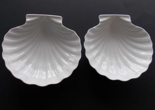 2 Limoges France White Porcelain Scallop Shell Dishes 5 1/2" x 5 1/2" - Picture 2 of 6