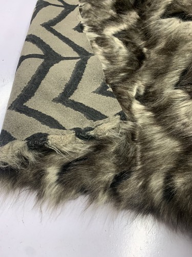 1.5 M - PLUSH GREY/BLACK SOFT FAUX FUR FABRIC - 40MM PILE - 160CM WIDE - #05 - Picture 3 of 4