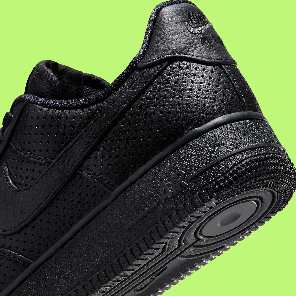 NIKE AIR FORCE 1 SP 黒24cm/US6 Nike Air Force 1 Low SP Triple Black Perforated HF8189-001 Mens