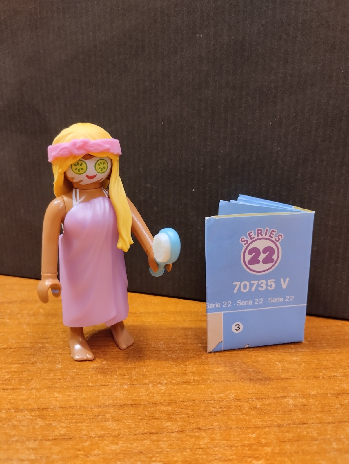 PLAYMOBIL Figures Serie 22 70735 GIRL Personaggio Spa Goer Shower Mask #