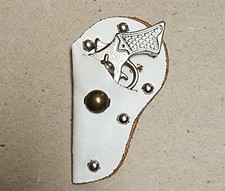 VINTAGE MINIATURE METAL TOY SIX SHOOTER AND STUDDED WHITE LEATHER HOLSTER 2.5"