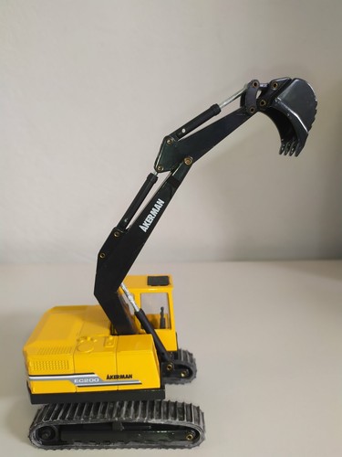 RARA EXCAVADORA 1:50 JOAL EC200 AKERMAN (AMARILLA) - 160 - Imagen 4 de 8