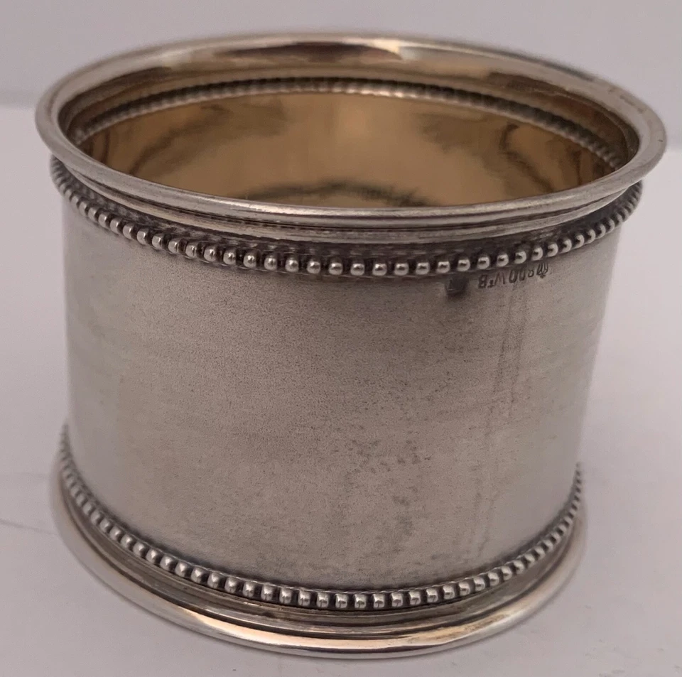 PRECIOSO ANILLO SERVILLETA FINO ALEMÁN PLATA 800 CUENTAS SATINADAS GRABADO A MANO C. 1885  Foto 2 de 3